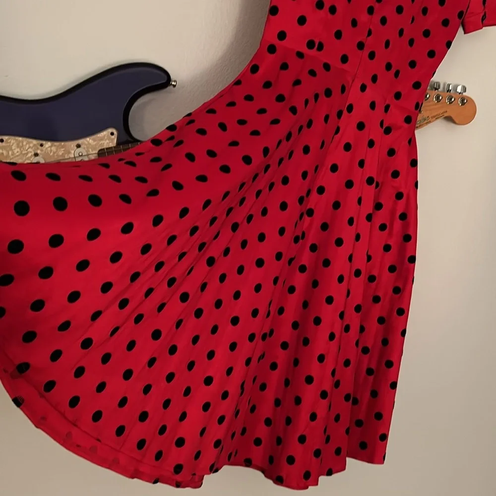 Red with black polka dots short sleeves with heart buttons dress. NWT sm woman’s - Picture 5 of 11
